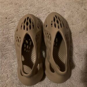 Yeezy foam runners